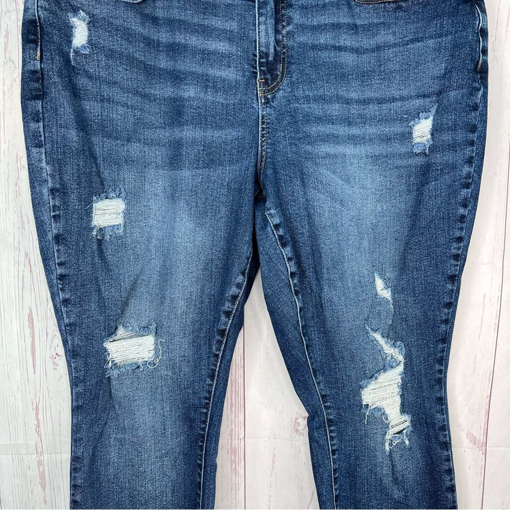 Judy Blue Relaxed Fit Distressed Size 18 Plus Size Denim Jeans 18W Stretch Crop - Picture 3 of 11